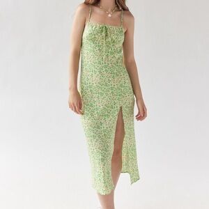 Urban Outfitters kiss the sky Midi slit dress
Size: XS